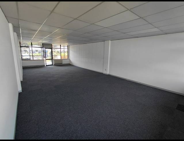 68M² OFFICE TO LET IN VORNA VALLEY
